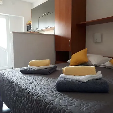 Grebastica/sibenik Riviera 7036 Apartment